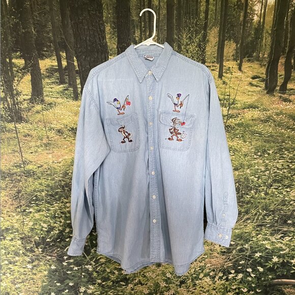 Looney Tunes - Wile E. Coyote & Road Runner Button Up - Size L - Gently Used - Picture 1 of 7